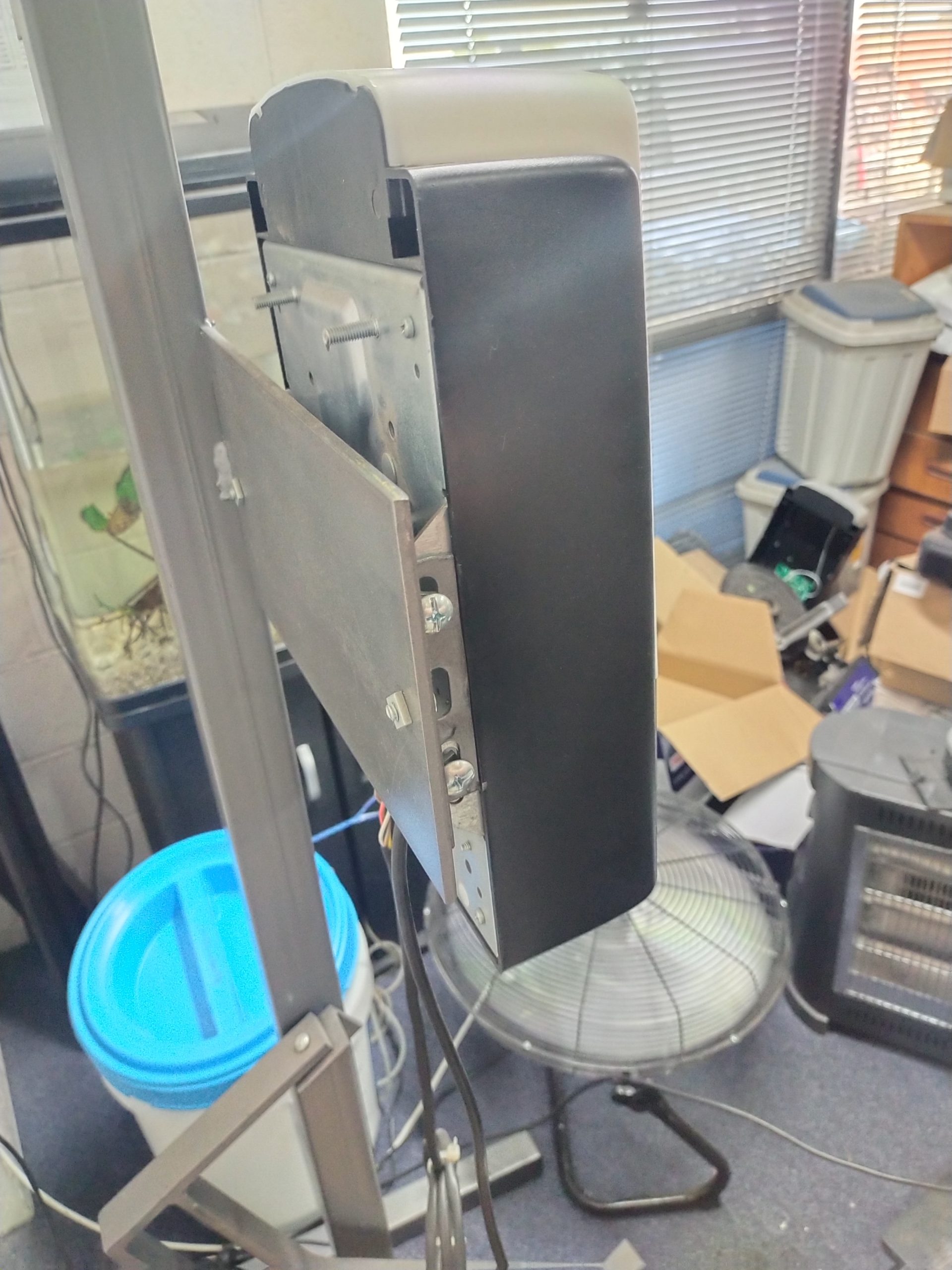 Vicway Counterweight Tilt Door Opener - Image 5